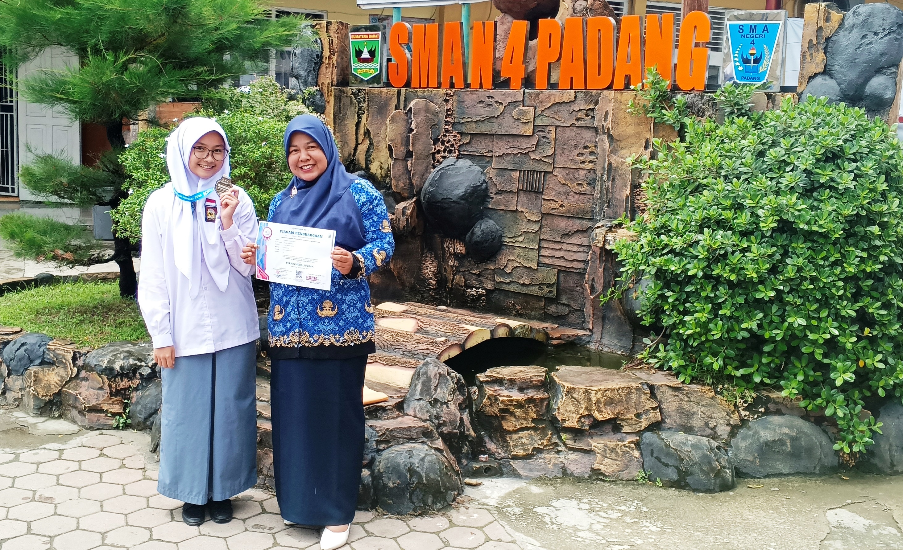 SISWA BERPRESTASI  
SMAN 4 PADANG 
 14 September 2025