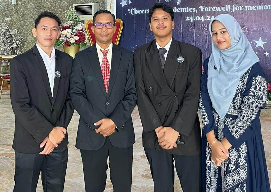 SISWA BERPRESTASI  
SMAN 4 PADANG 
 Senin 29 September...