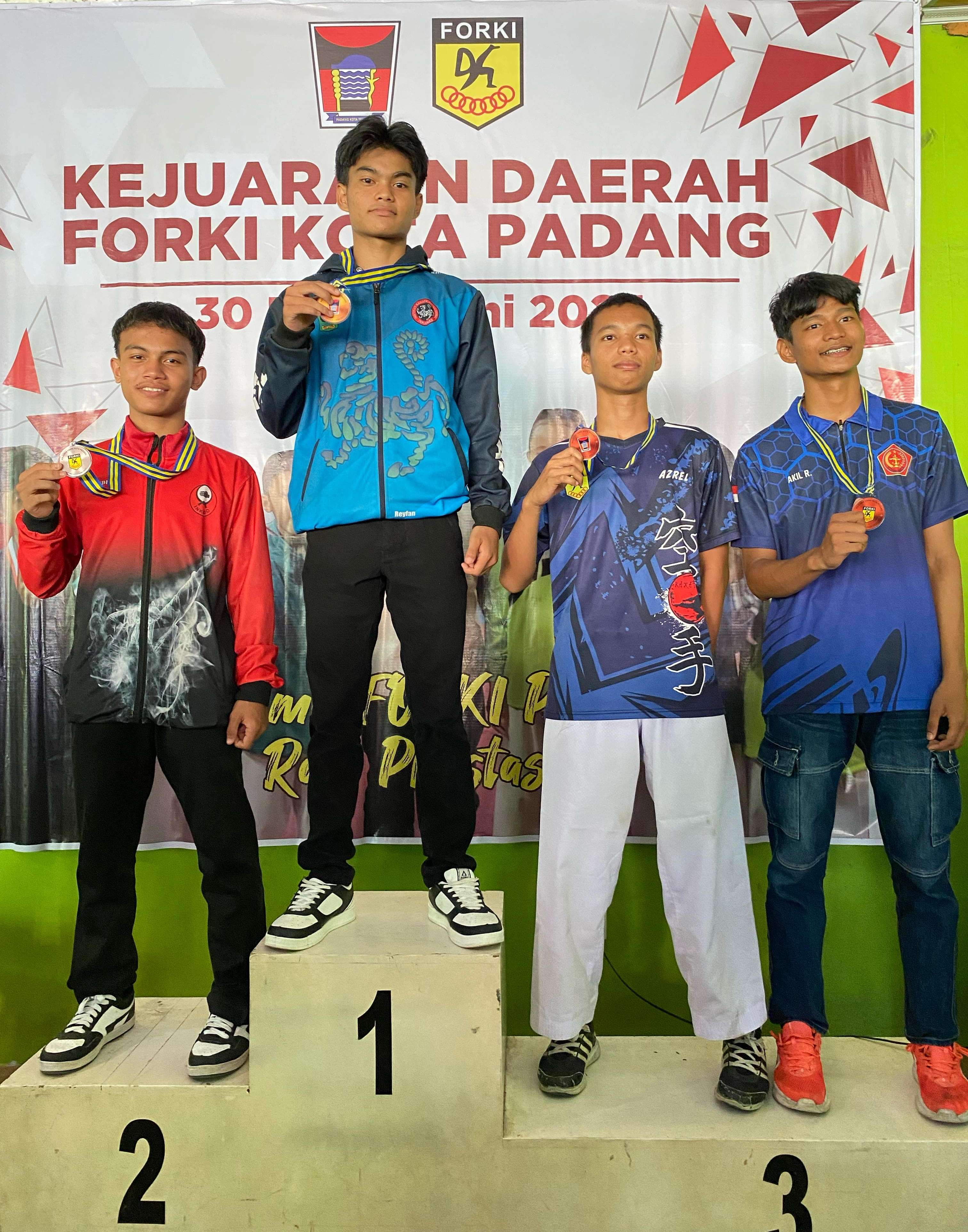 SISWA PRESTASI SMAN 4 PADANG