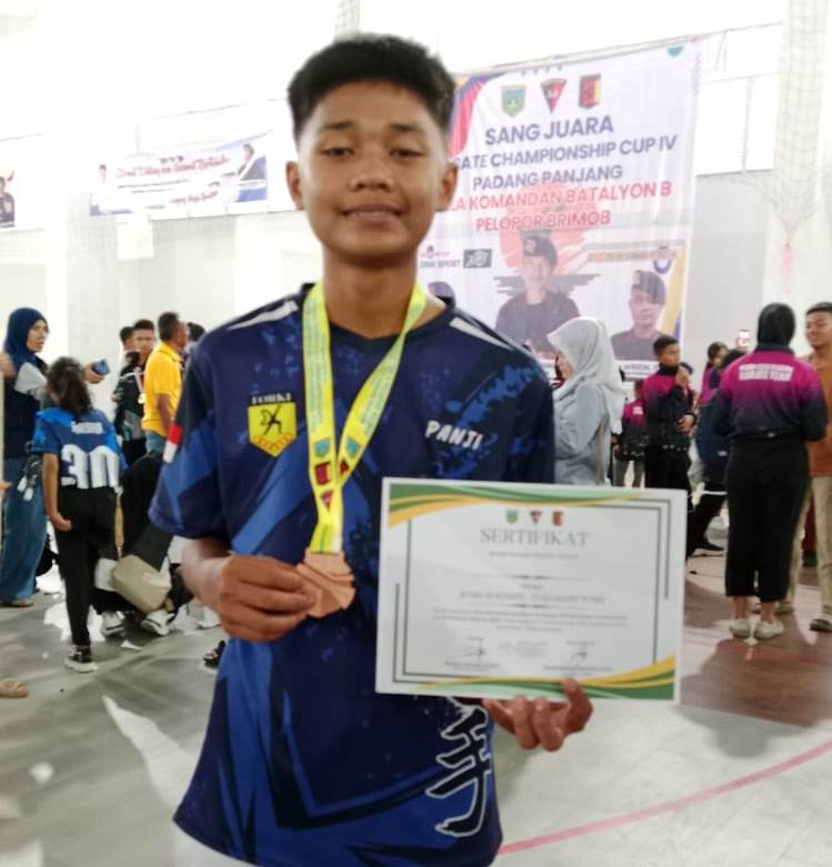 SISWA BERPRESTASI  
SMAN 4 PADANG 
 Desember 2024