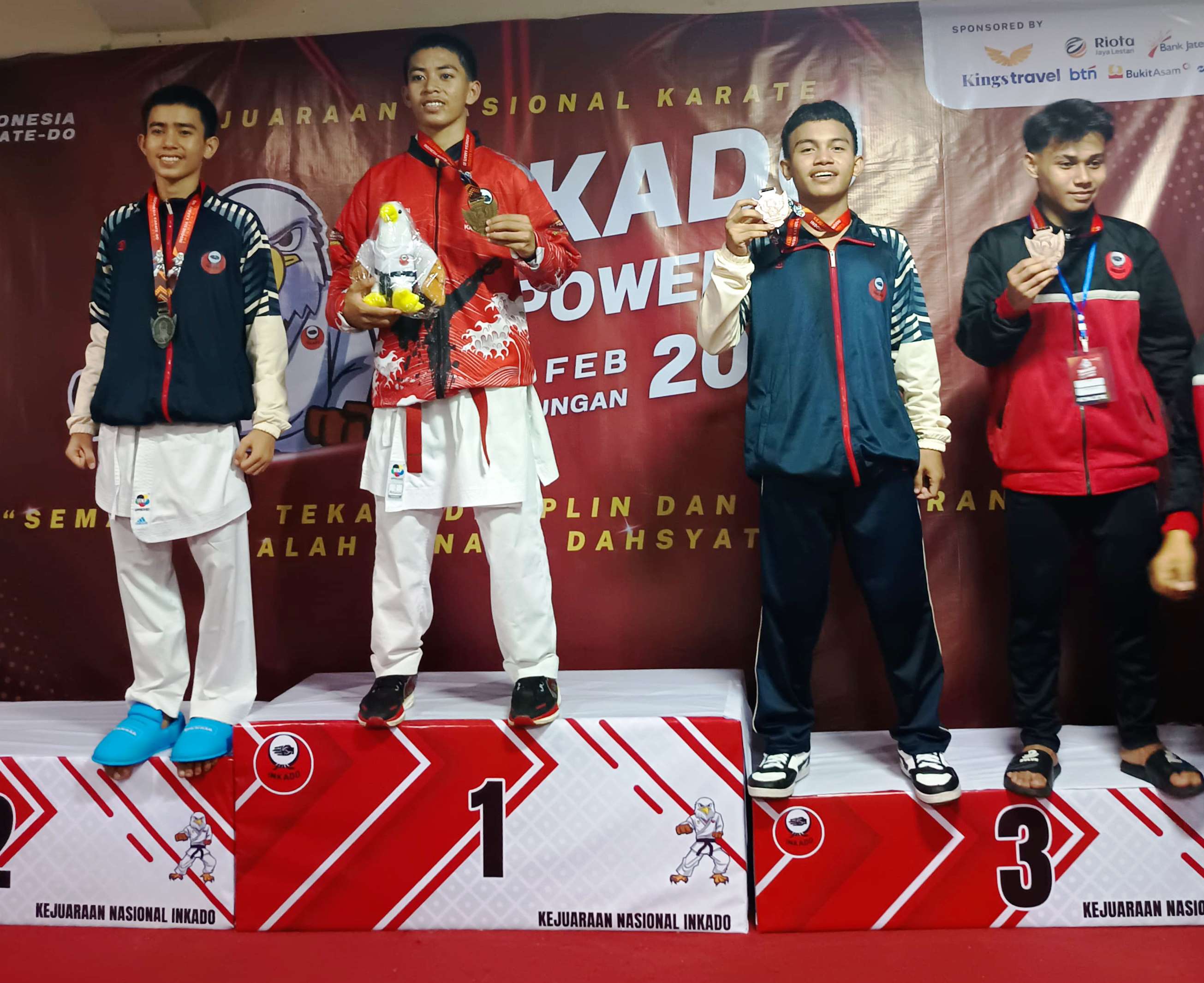 SISWA BERPRESTASI  
SMAN 4 PADANG 
 21 Februari 2025