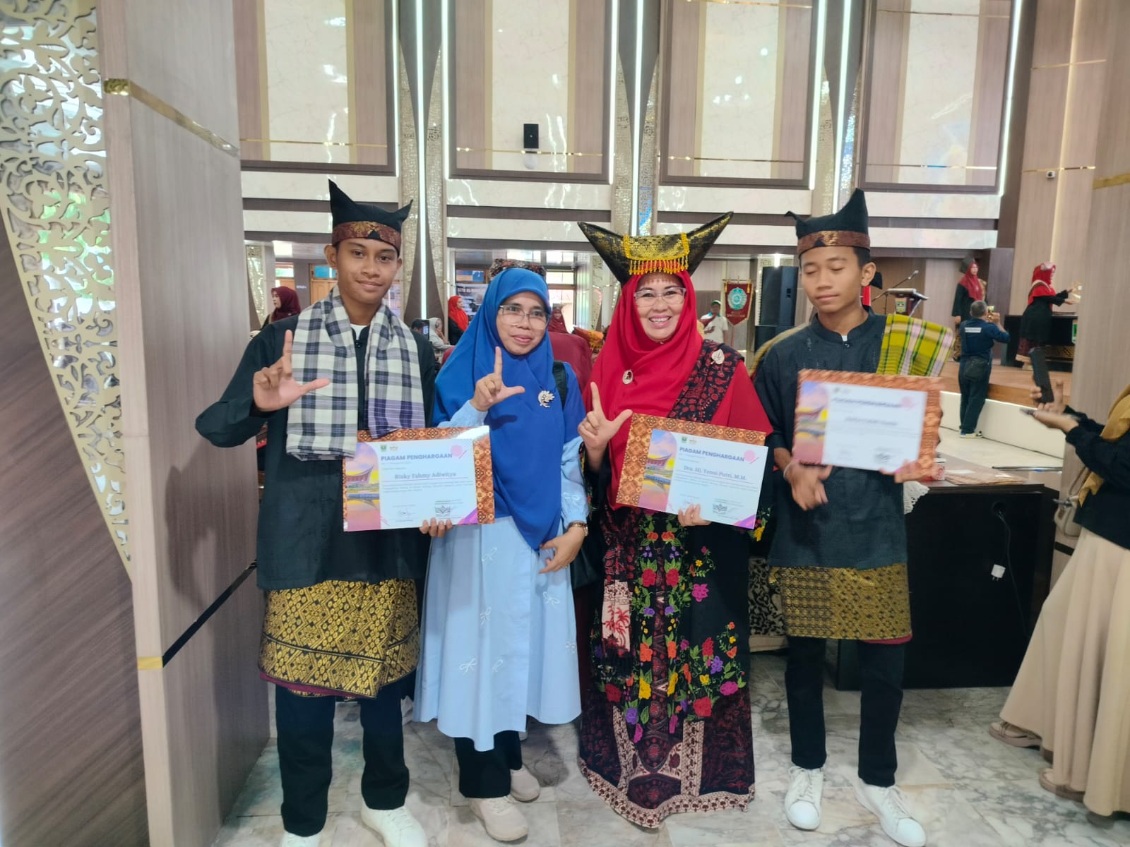 SISWA BERPRESTASI  
SMAN 4 PADANG 
 Senin 25 Agustus 2025