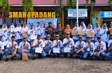 SENIN BERPRESTASI  
SMAN 4 PADANG 
 Senin 05 Mei 2025