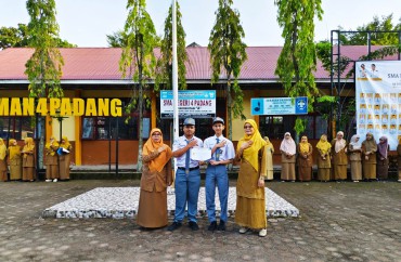 SENIN BERPRESTASI  
 SISWA/I SMAN 4 PADANG 
 Senin 05 Agustus 2024