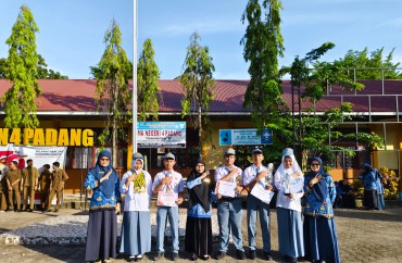 SENIN BERPRESTASI  
SMAN 4 PADANG 
 Senin 11 November 2024