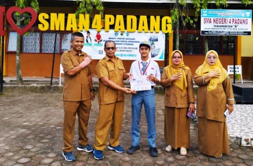 SENIN BERPRESTASI  
SMAN 4 PADANG 
 Senin 20 Januari 2025