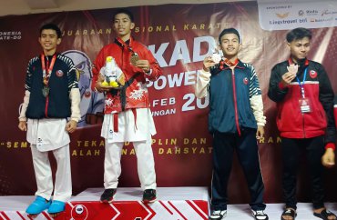 SISWA BERPRESTASI  
SMAN 4 PADANG 
 21 Februari 2025