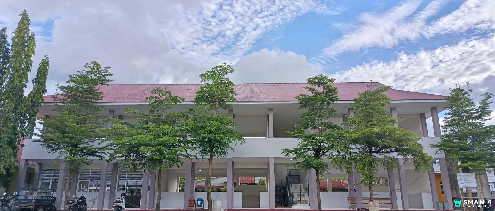 Revitalisasi Ruang Kelas SMAN 4 Padang
