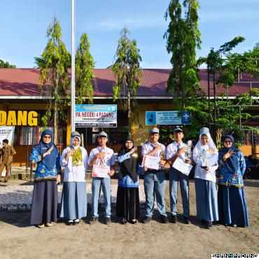 Siswa Siswi Berprestasi SMAN 4 Padang
