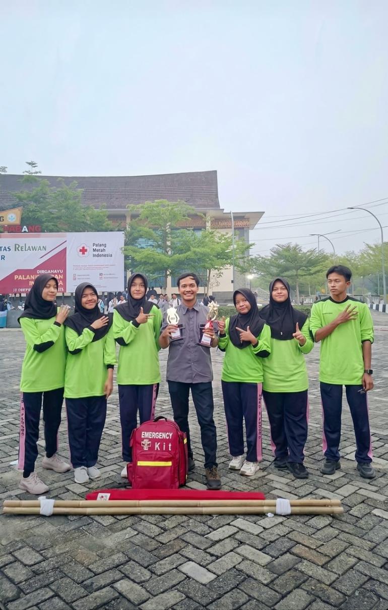Tunjukkan Jiwa Kemanusiaan dan Ketangkasan: Ekskul PMR WIRA...